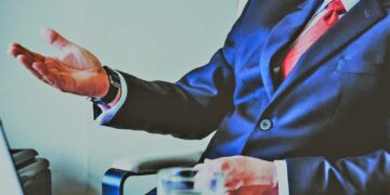 धनपशु की सोंच ………..